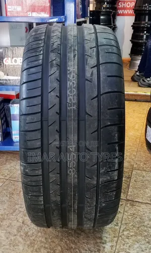 235/40r20 Dunlop