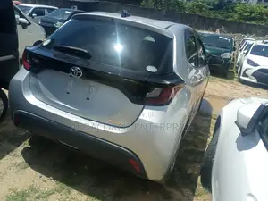 Toyota Yaris L Sedan 4dr 2019 Silver