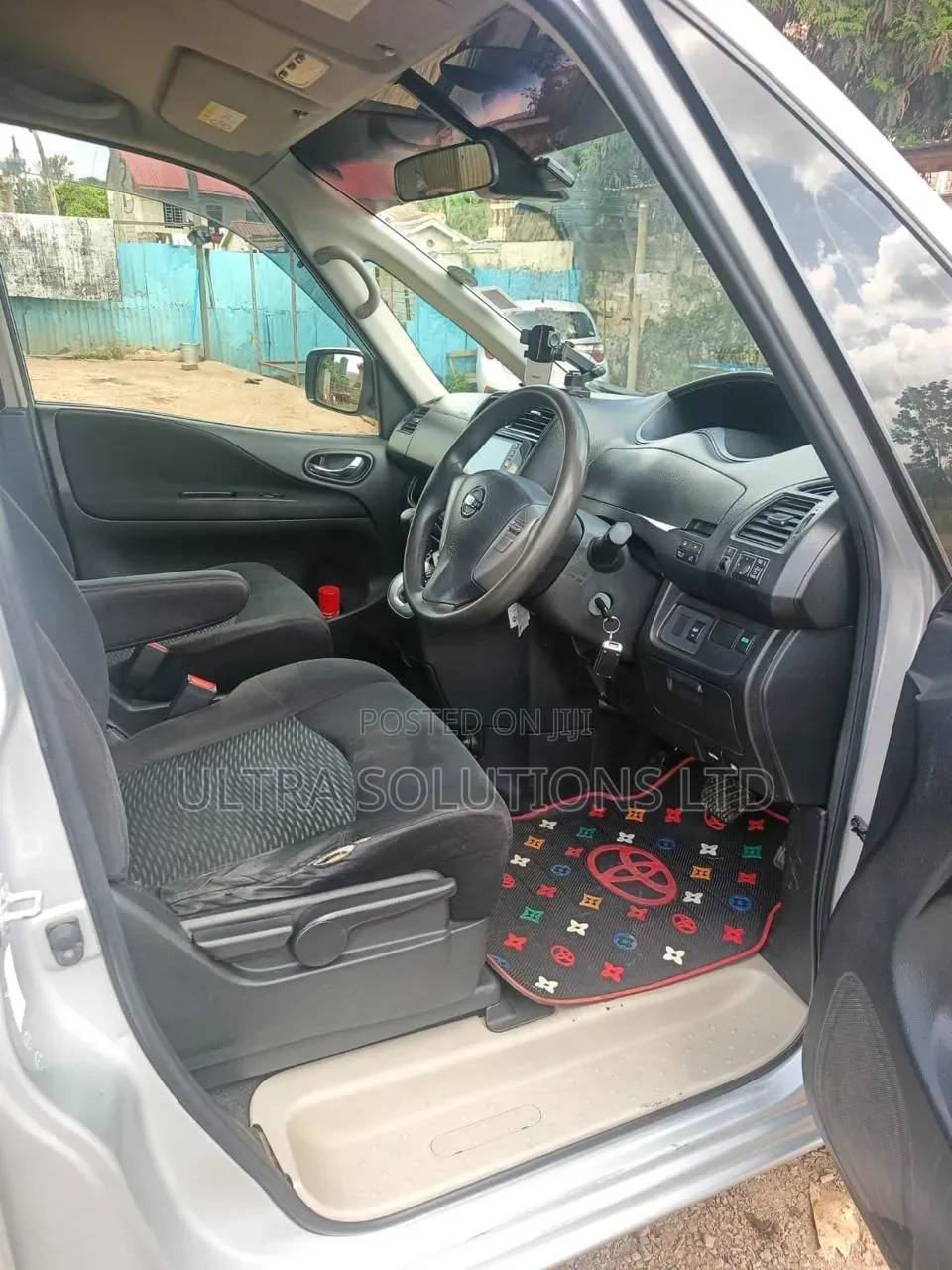 Nissan Serena 2016 Silver