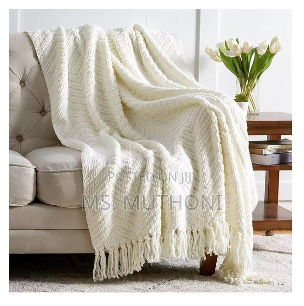 Textured Knitted Heavy Throw Blanket With Tassels*