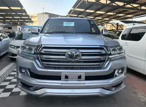 Toyota Land Cruiser 4.6 V8 ZX 2017 Silver
