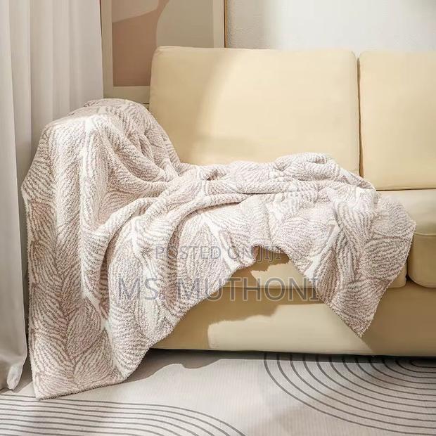 Leaf Pattern Micro Fiber Throw Blanket - main view