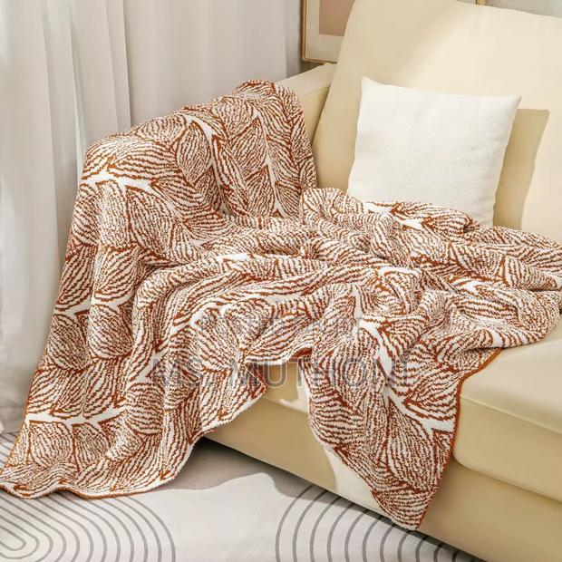 Leaf Pattern Micro Fiber Throw Blanket - thumbnail 4