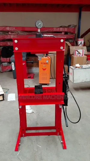 Heavy Duty Hydraulic Press Machine 30tonne Capacity.