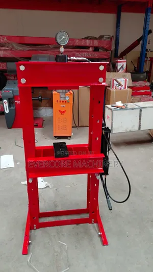 Heavy Duty Hydraulic Press Machine 30tonne Capacity.