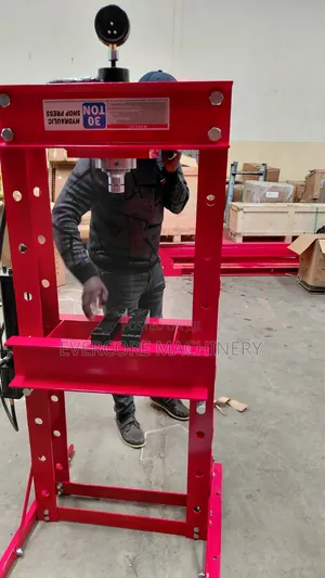 Heavy Duty Hydraulic Press Machine 30tonne Capacity.
