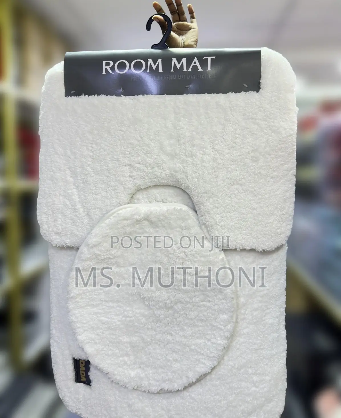 Plush 3-Piece Bathroom Mat Set Featuring a Non-Slip Backing