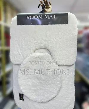 Plush 3-Piece Bathroom Mat Set Featuring a Non-Slip Backing