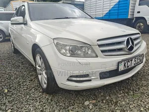 Mercedes-Benz C200 2011 White