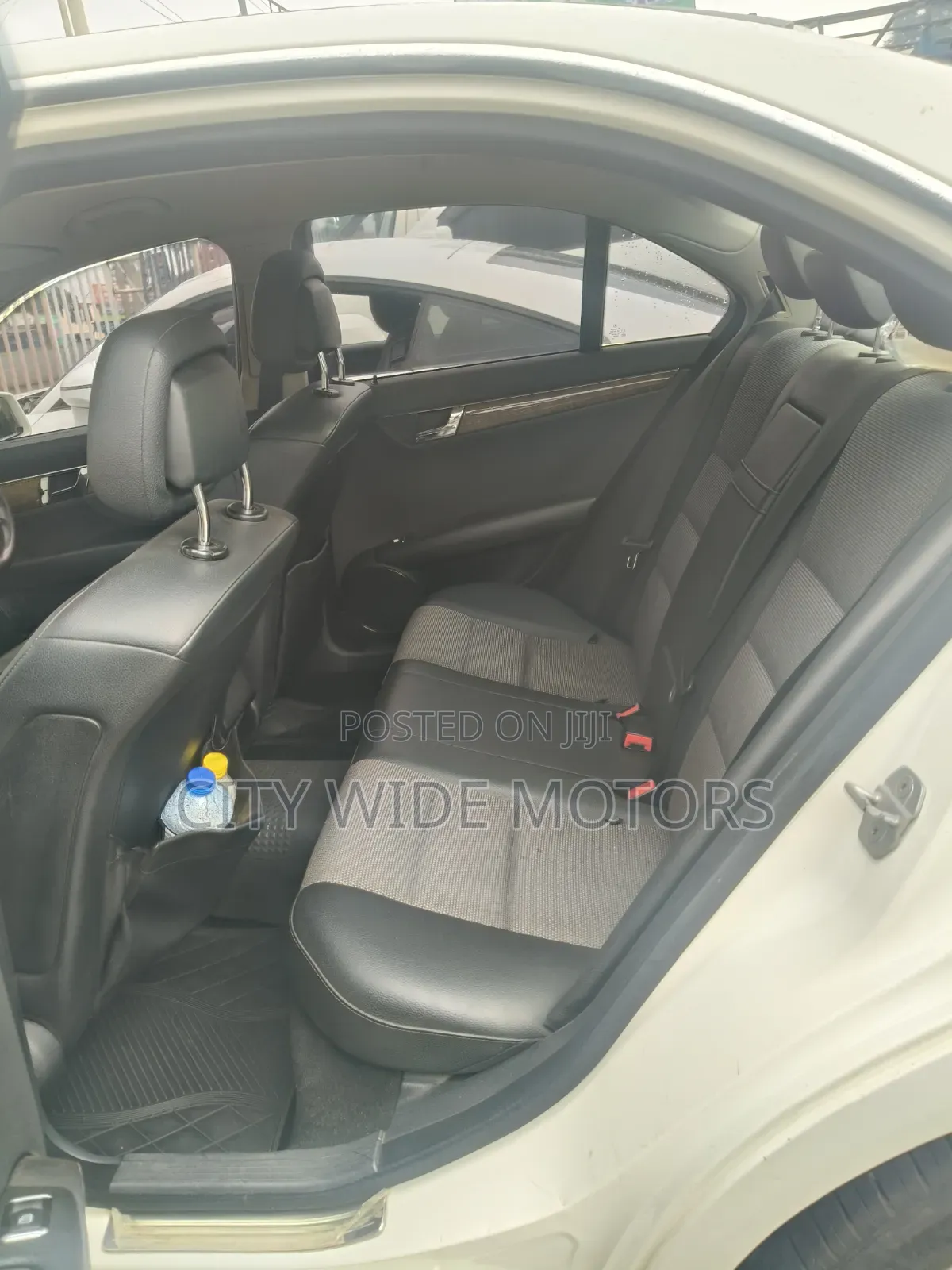 Mercedes-Benz C200 2011 White