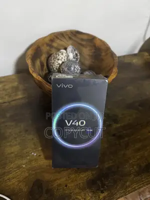 New Vivo V40 5G 256 GB White