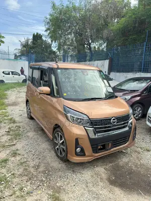 Nissan Dayz Roox 2018 Gold