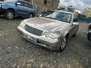 Mercedes-Benz C200 2005 Gold