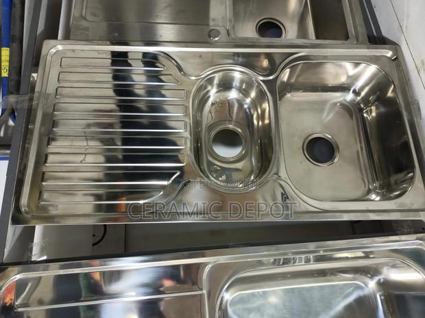 S.S Sink 1 1⁄2'' Bowl With Drain Inset 1mtr