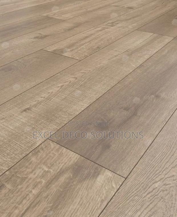 Laminate Flooring – Premium Floors for Elegant Interiors