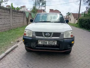 Nissan Hardbody 2012 White