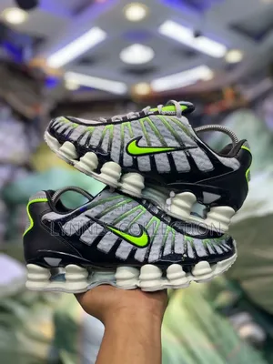 Nike Shox Men Shoes Black/White - Performance Streetwear Sneakers