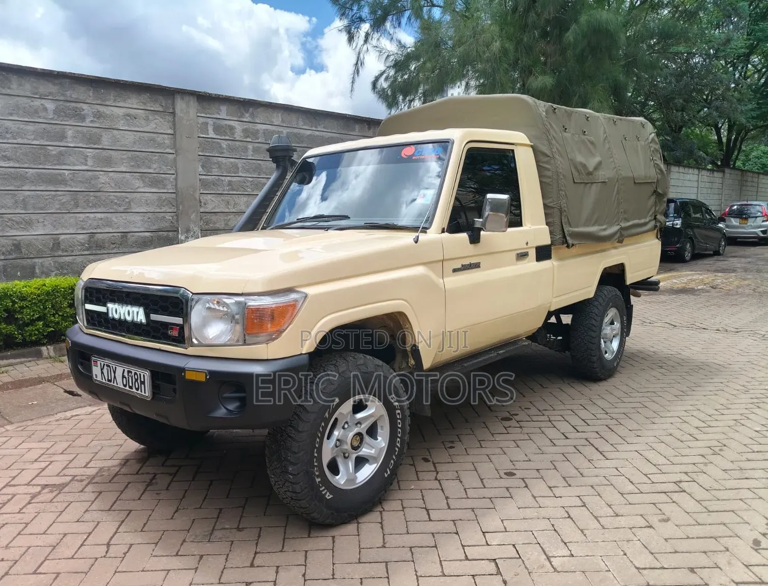 Toyota Land Cruiser 2008 Gold
