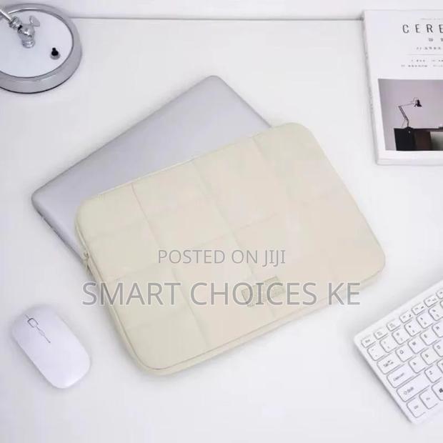 15.6 Inch Shock Proof Quilted Laptop Sleeve Bag - thumbnail 4