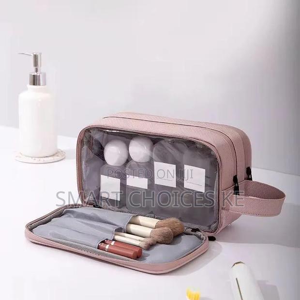 Excellent Wet and Dry Separation Toiletries Multilayered Storage Bag
