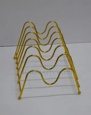 Metallic Golden Plates Stand