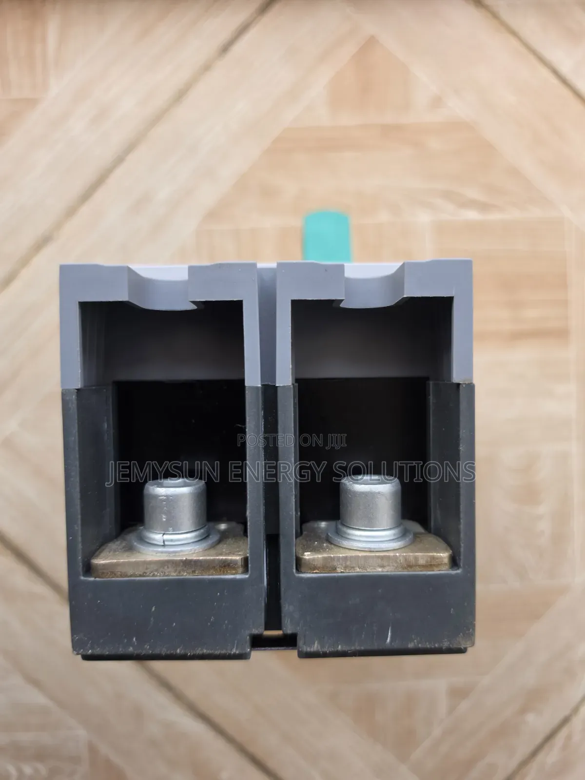 200amps Suntree 1000v Dc McCb Circuit Breaker (Sm8-250hpv/2)