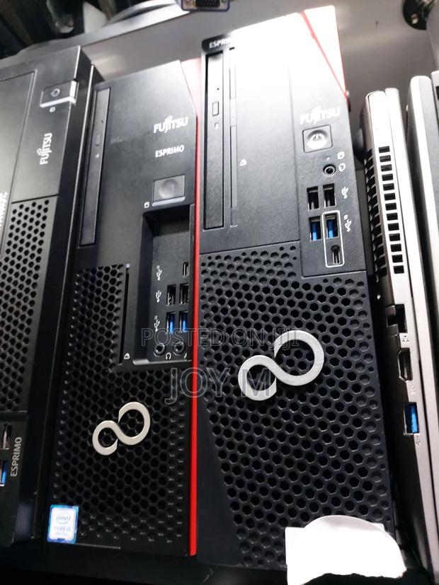 Desktop Computer Fujitsu Esprimo P558 8GB Intel Core i5 HDD+SSD 500GB