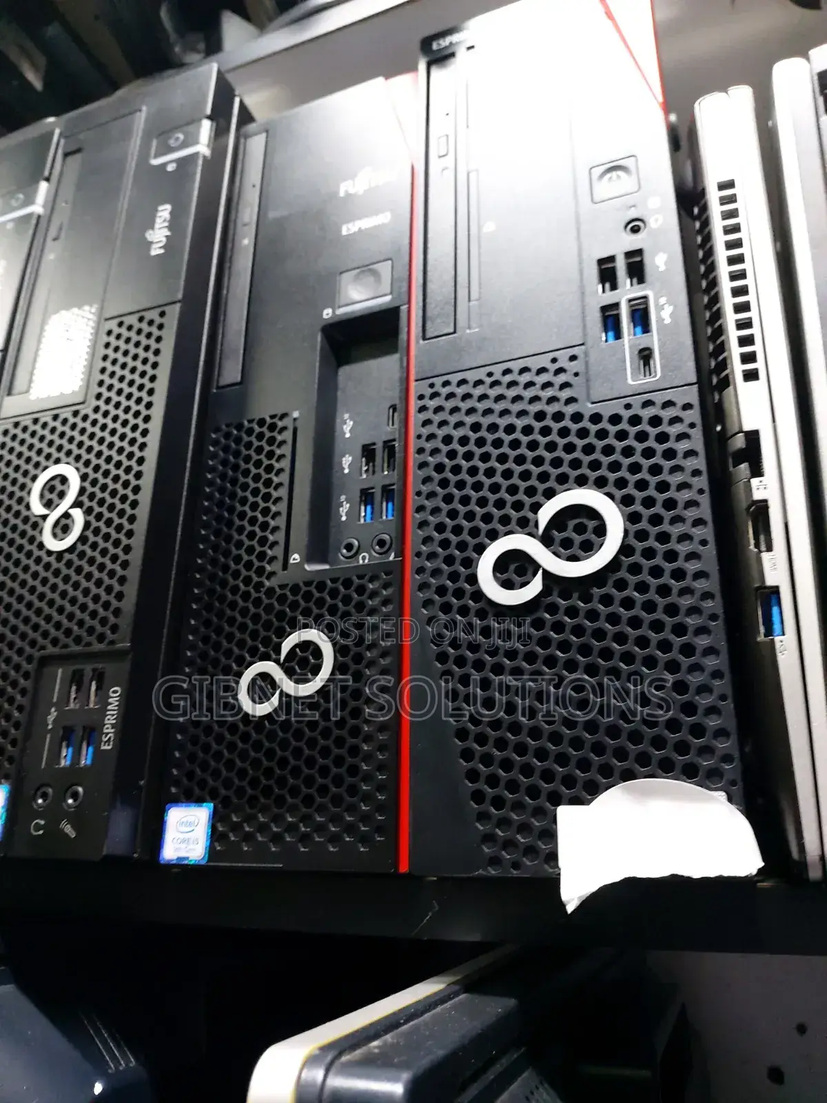 Desktop Computer Fujitsu Esprimo P558 8GB Intel Core i5 HDD+SSD 500GB