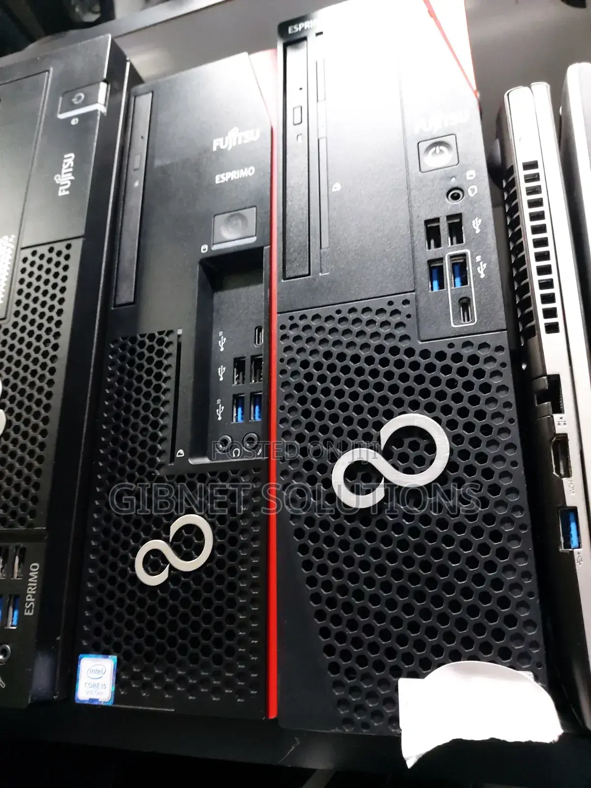 Desktop Computer Fujitsu Esprimo P558 8GB Intel Core i5 HDD+SSD 500GB