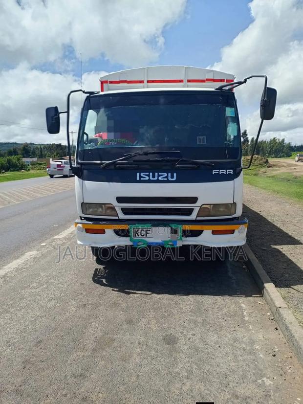 Isuzu FRR Financing 2014 White