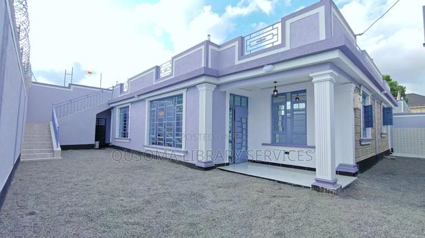 3bdrm Bungalow in Kimbo for sale - thumbnail 2