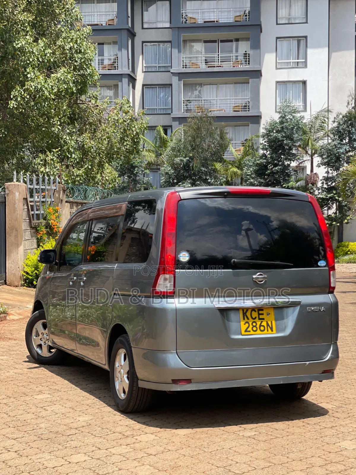 Nissan Serena 2009 Green
