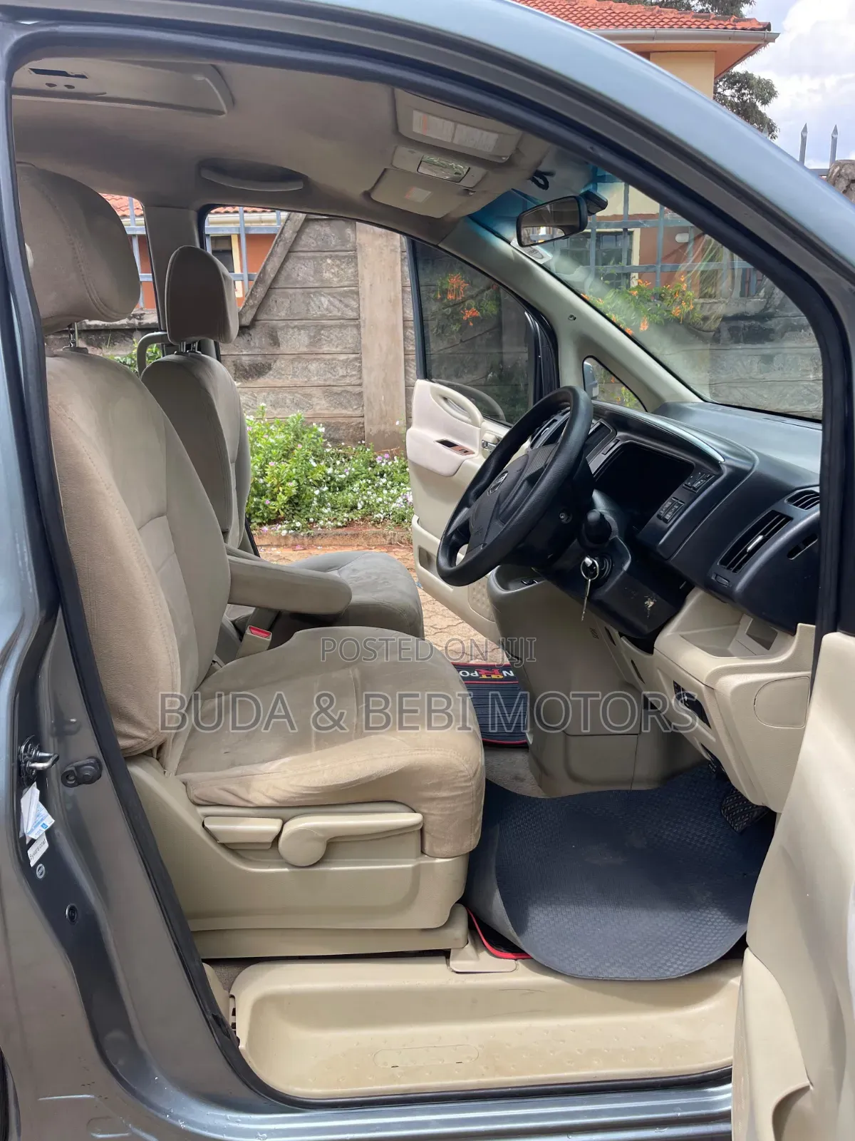 Nissan Serena 2009 Green