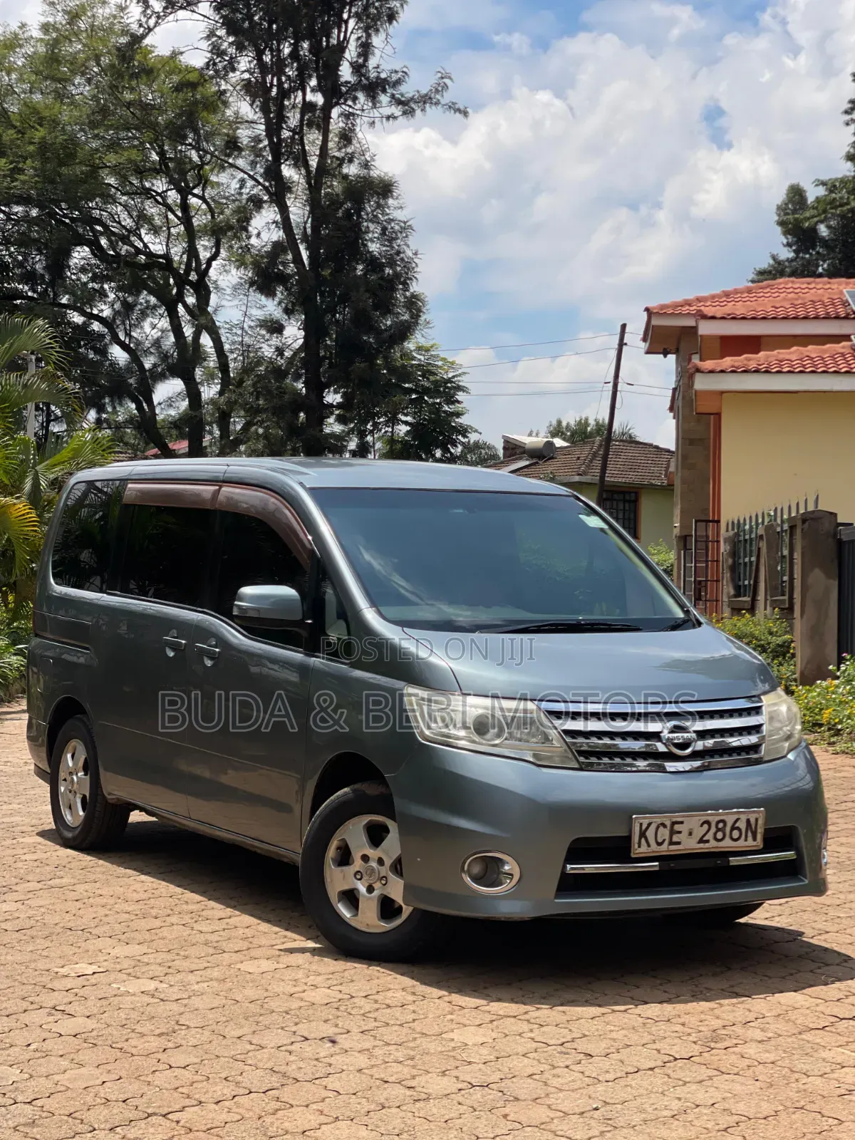 Nissan Serena 2009 Green