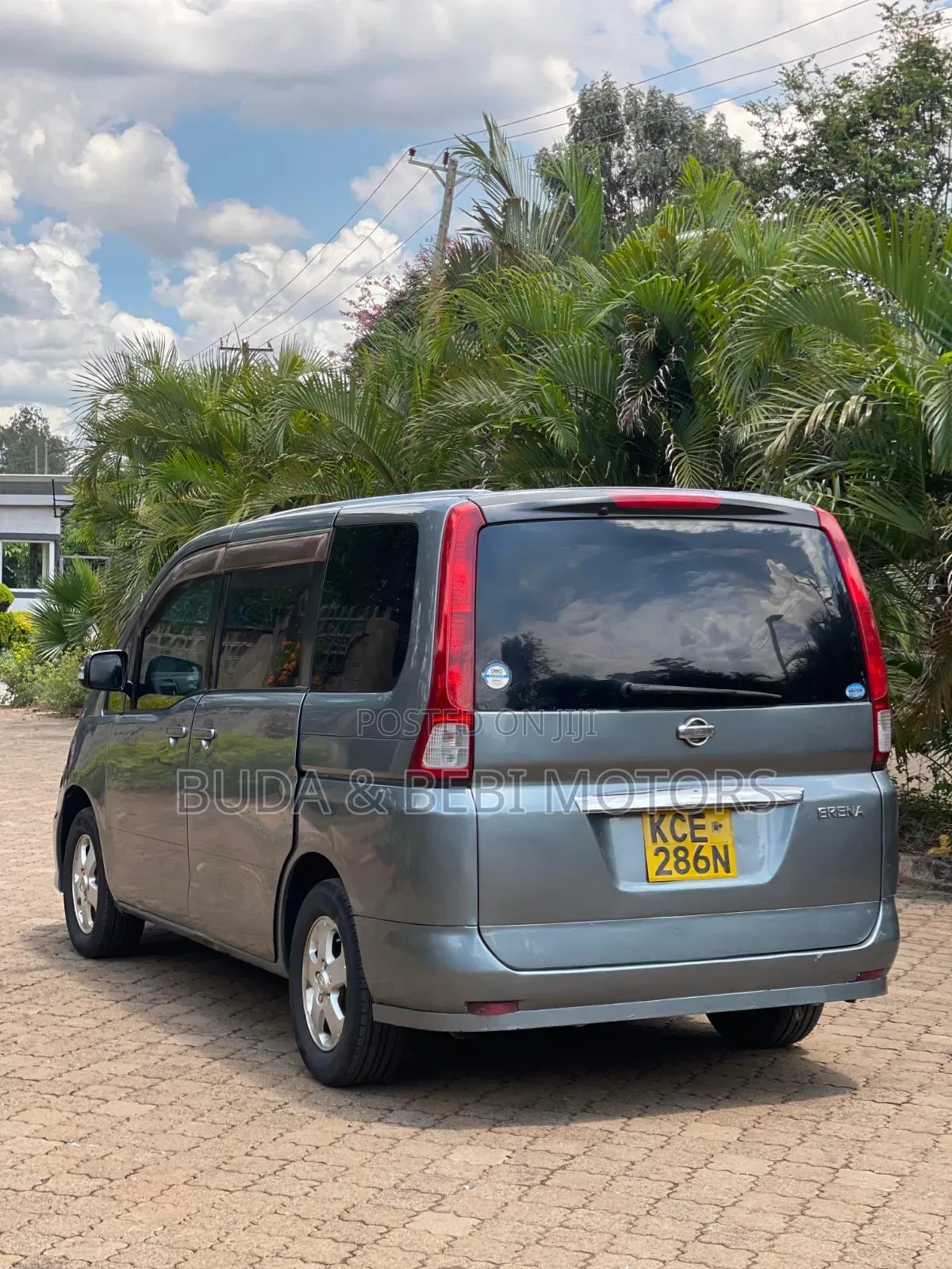 Nissan Serena 2009 Green