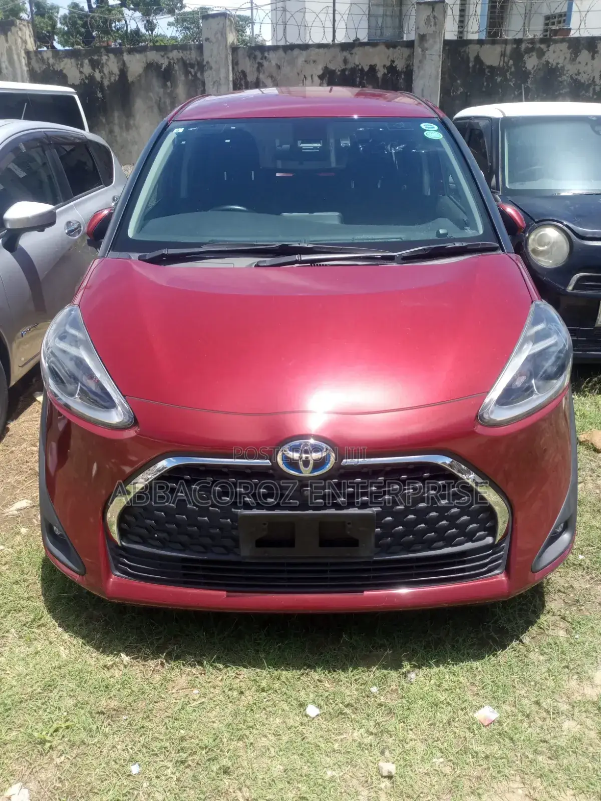 Toyota Sienta 2019 Red