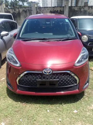 Toyota Sienta 2019 Red