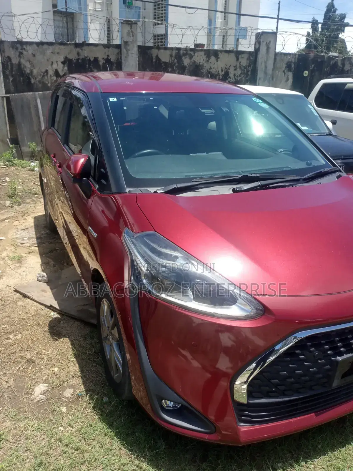 Toyota Sienta 2019 Red