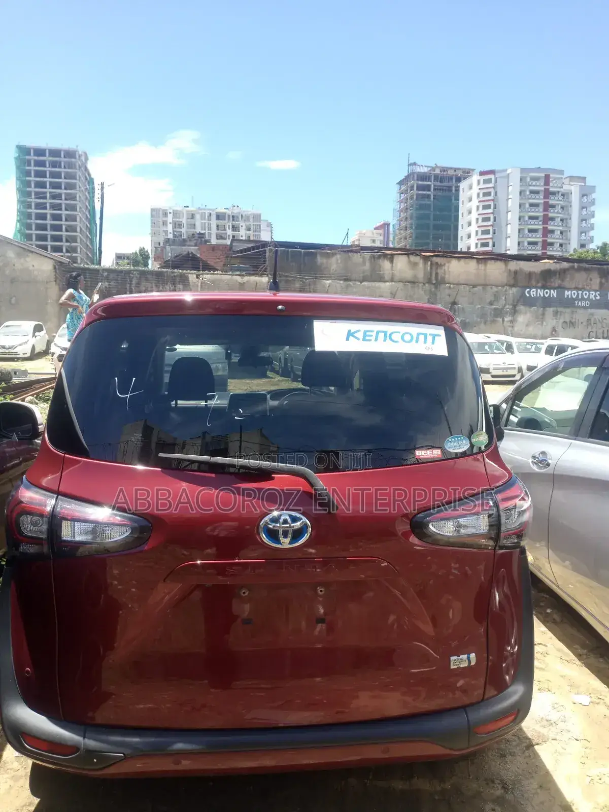 Toyota Sienta 2019 Red