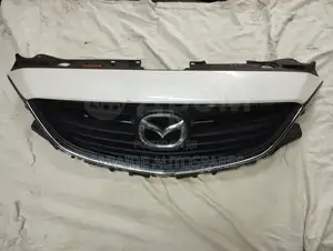 Axela 2015 Grille