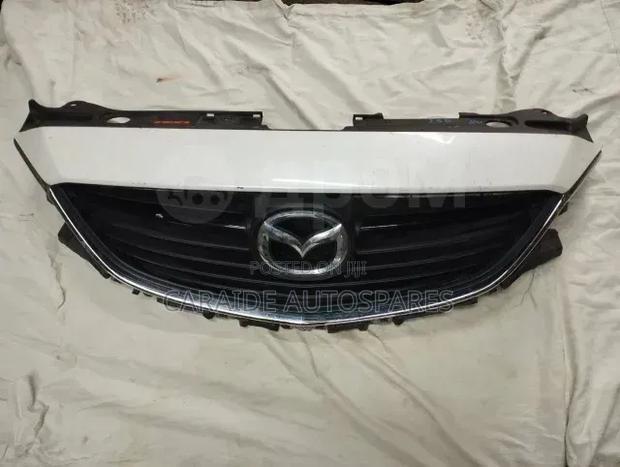 Axela 2015 Grille - main view