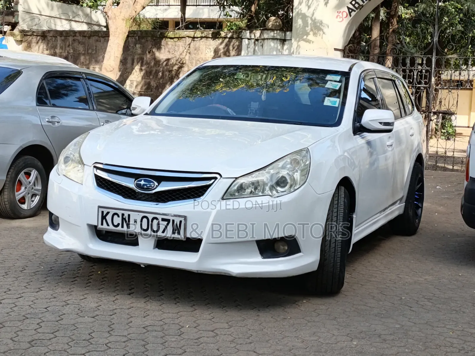 Subaru Legacy 2010 White
