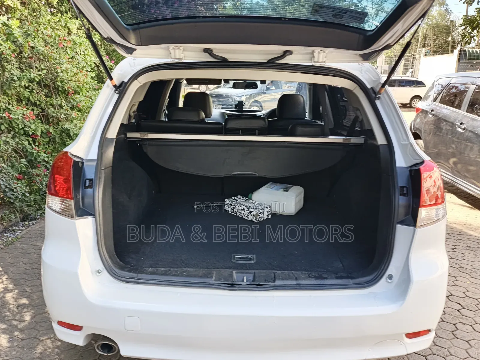 Subaru Legacy 2010 White