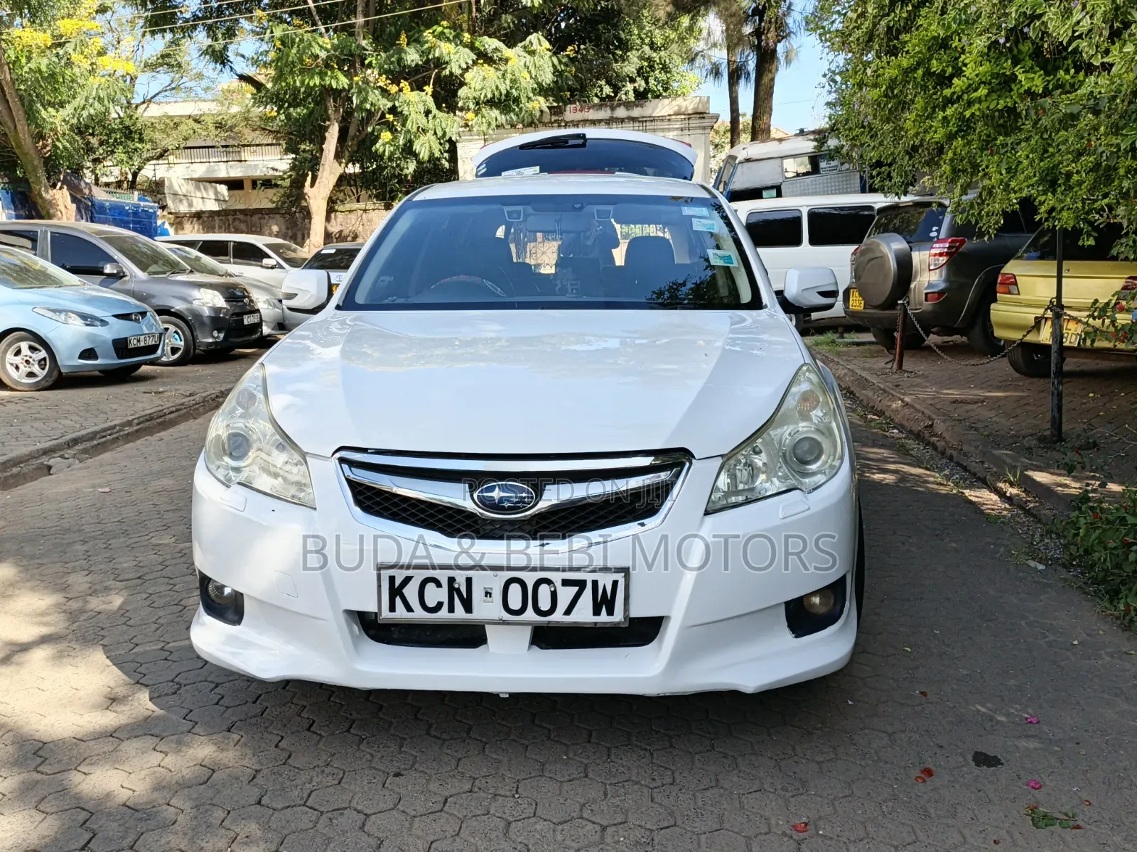 Subaru Legacy 2010 White