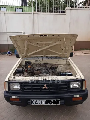 Mitsubishi L200 2004 Beige