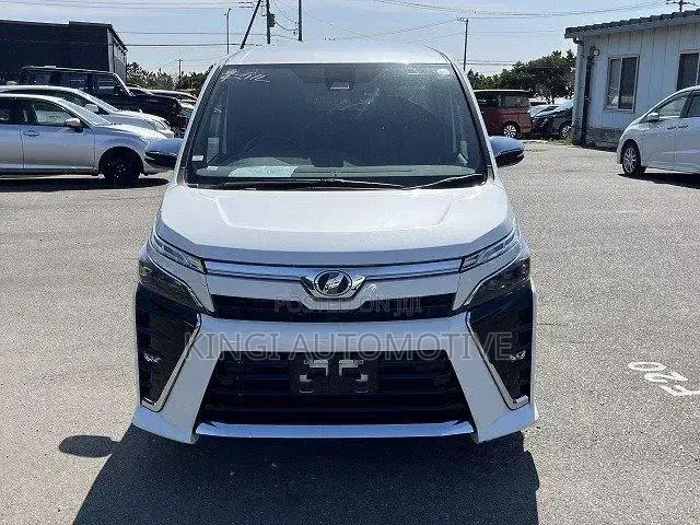 Toyota Voxy 2019 White