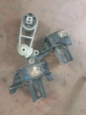 Mazda Demio Engine and Gear Mounts