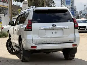 Toyota Land Cruiser Prado 2.7 2019 White