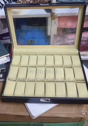 24 Slots Watch Organizer
