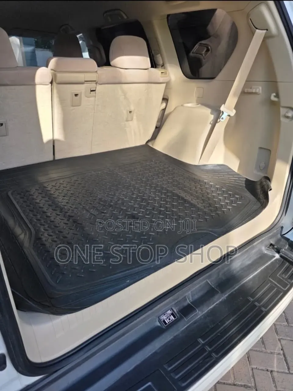 Heavy Duty Universal Fit Rubber Cargo Designed Car Trunk/Boot Spaces